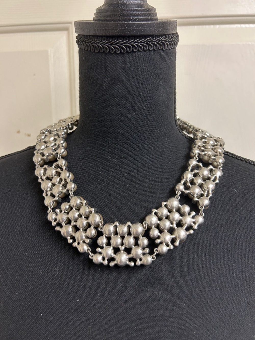J Crew Clear Rhinestone Crystals and Faux Pearls on a Silver Tone necklace - Picture 8 of 9
